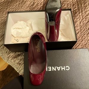 Selling Chanel pumps in a very good condition